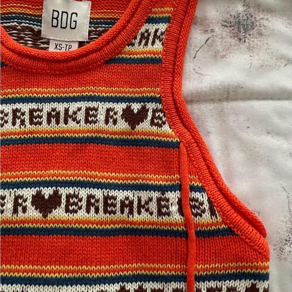 BDG Urban Outfitters Heart Breaker Orange brown knit cropped vest top, size XS - Picture 7 of 13